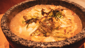 長居のカレーうどん専門店「たちばな」にて石鍋カレーうどんを食す